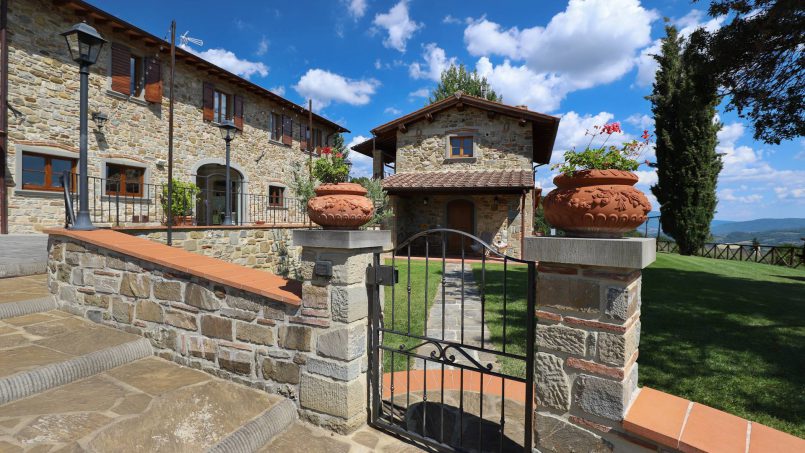 Hillside farmhouse Villa Romena Tuscany Poppi 20